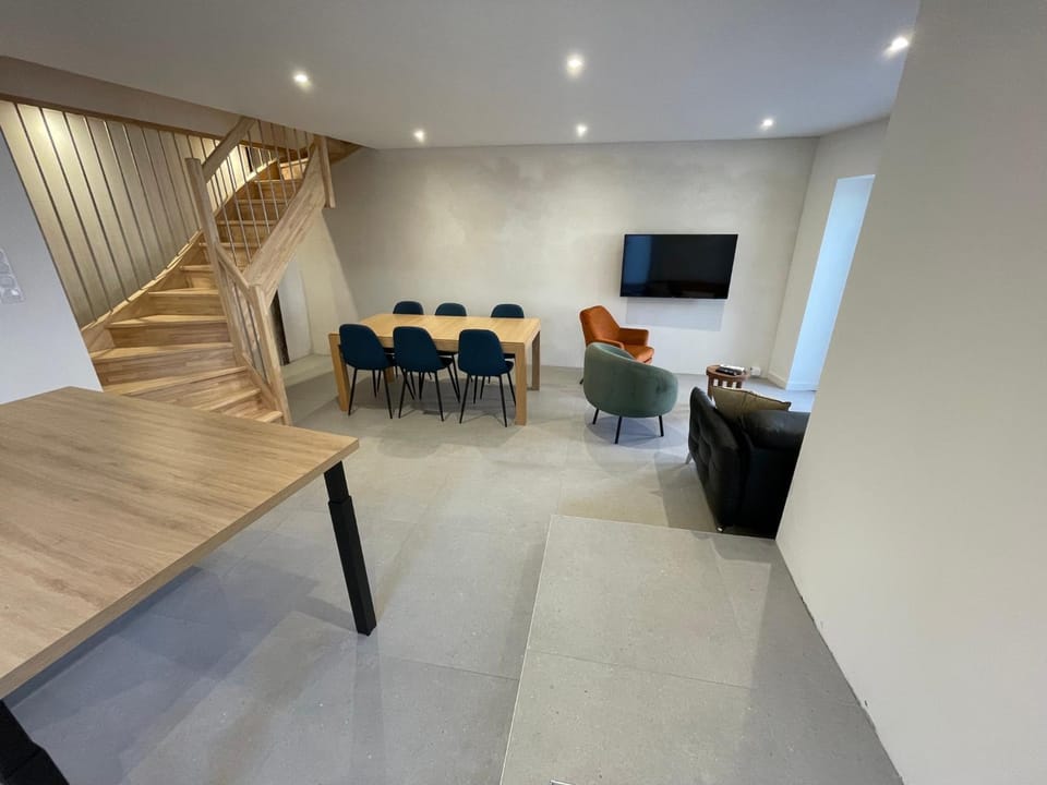 TV and multimedia, Living room, Seating area