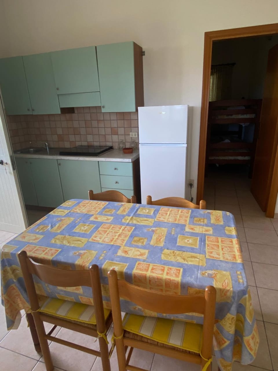 Kitchen or kitchenette, Photo of the whole room, Dining area