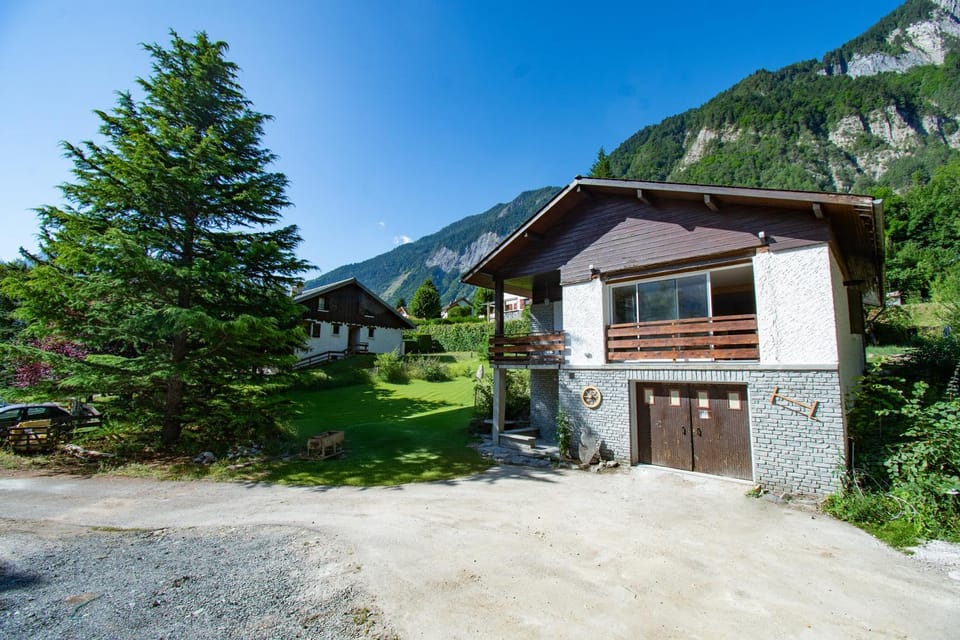 Le Paisible I 12 personnes & Vue sur l'Alpe D'Huez House in Provence-Alpes-Côte d'Azur