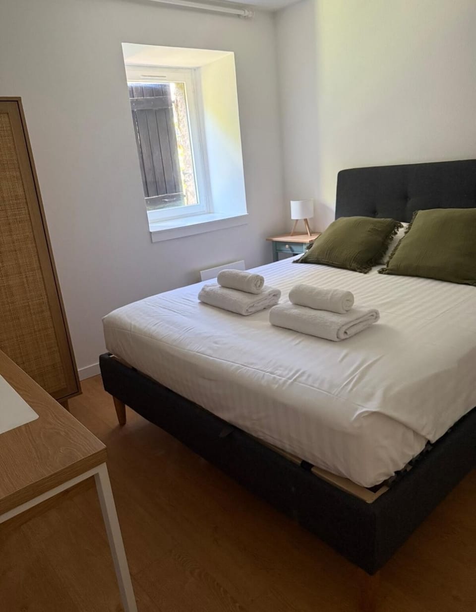 Bed, Photo of the whole room, Bedroom, towels