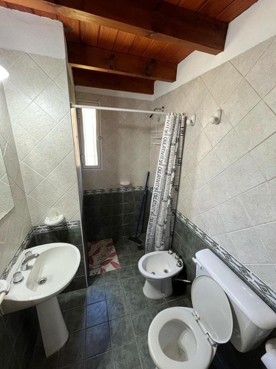 Shower, Bathroom, bidet, towels