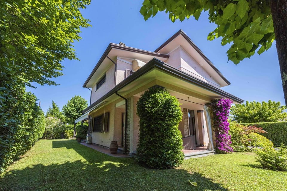 Property building, Garden