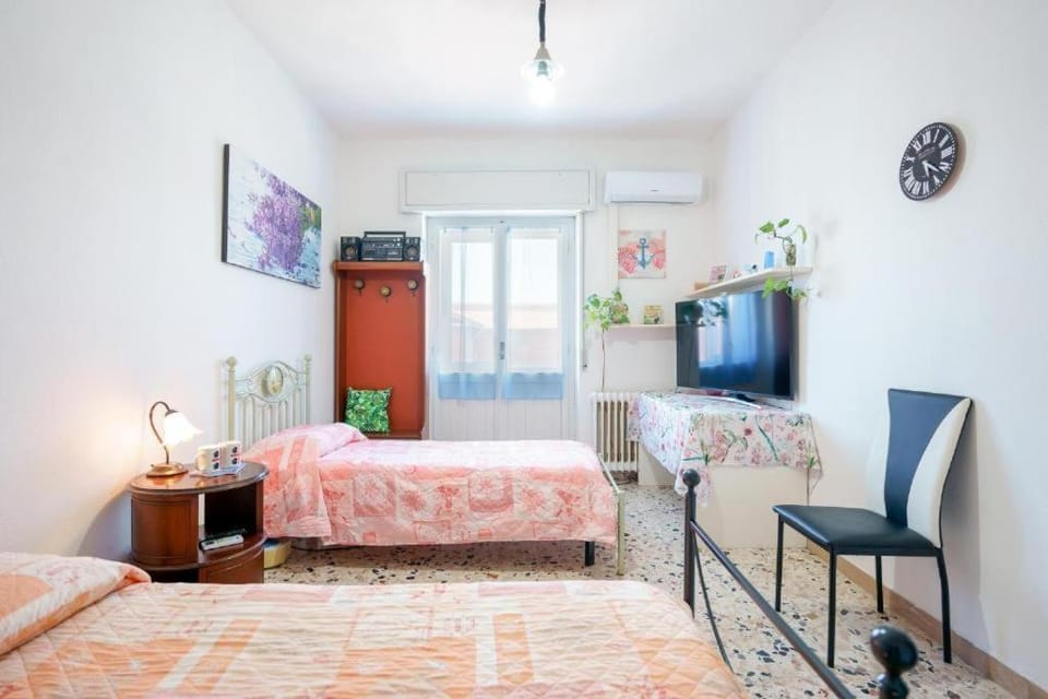 Cagliari Rooms -Wifi Air Conditioning Fridge Smart TV Bed and Breakfast in Cagliari
