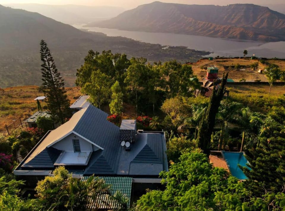 Property building, Natural landscape, Bird's eye view, Lake view, Mountain view, River view