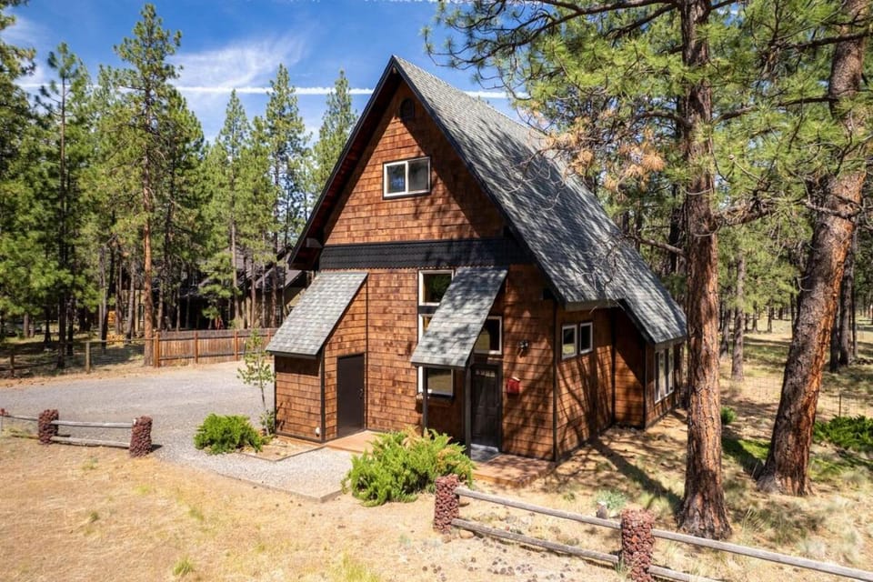 Property building, Neighbourhood