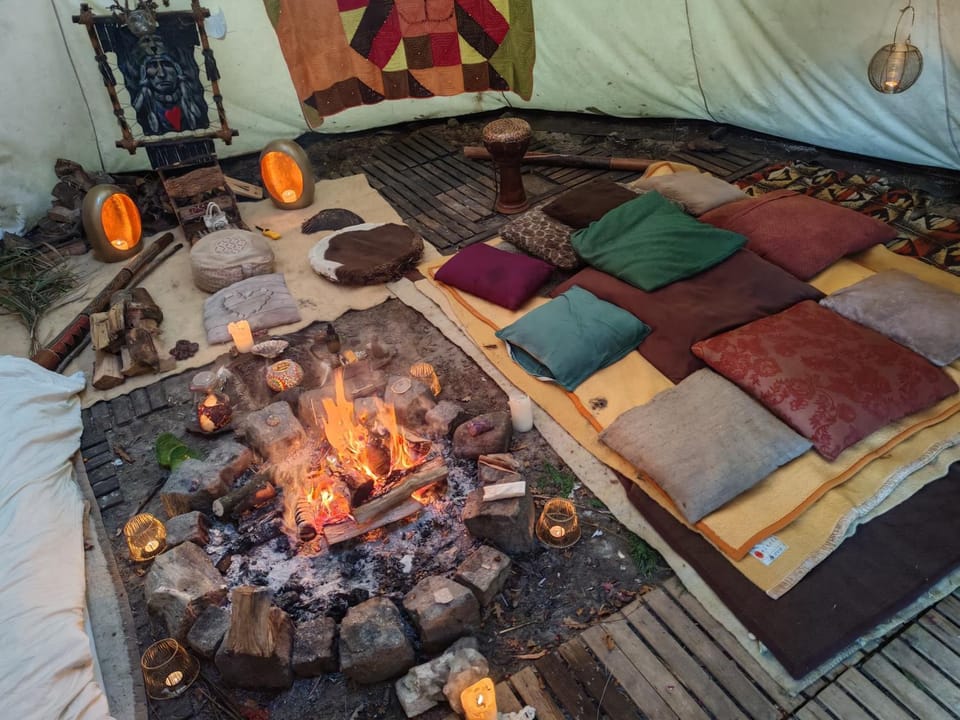 Rising Sun tipi met vuur in de natuur Luxury tent in Limburg (province)
