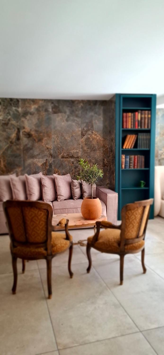 Library, Living room, Seating area