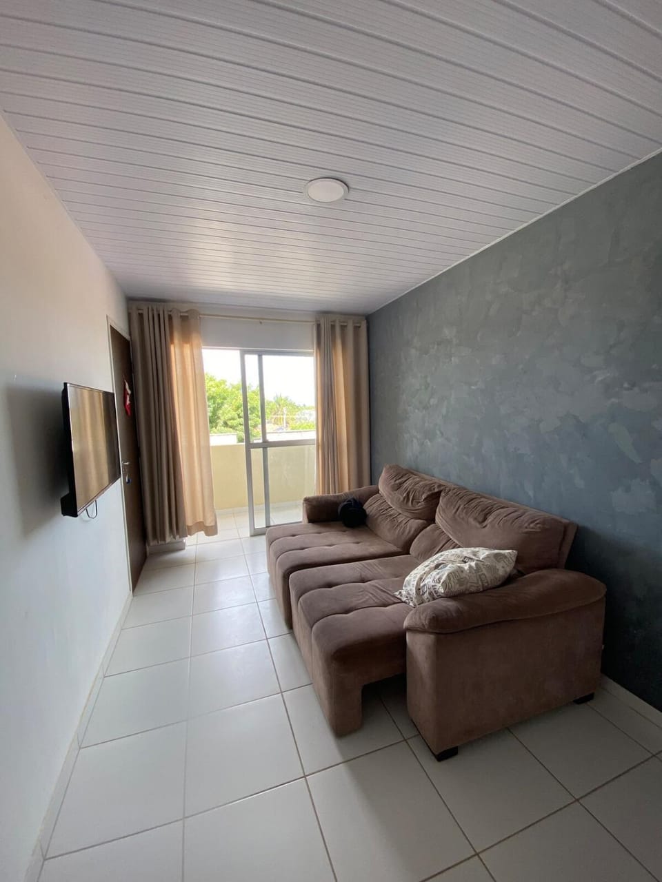 TV and multimedia, Living room, Seating area, Evening entertainment