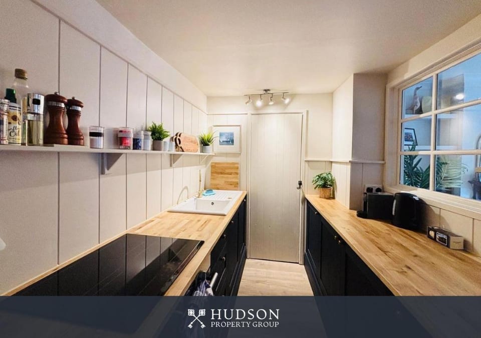dishwasher, oven, stove, kitchen