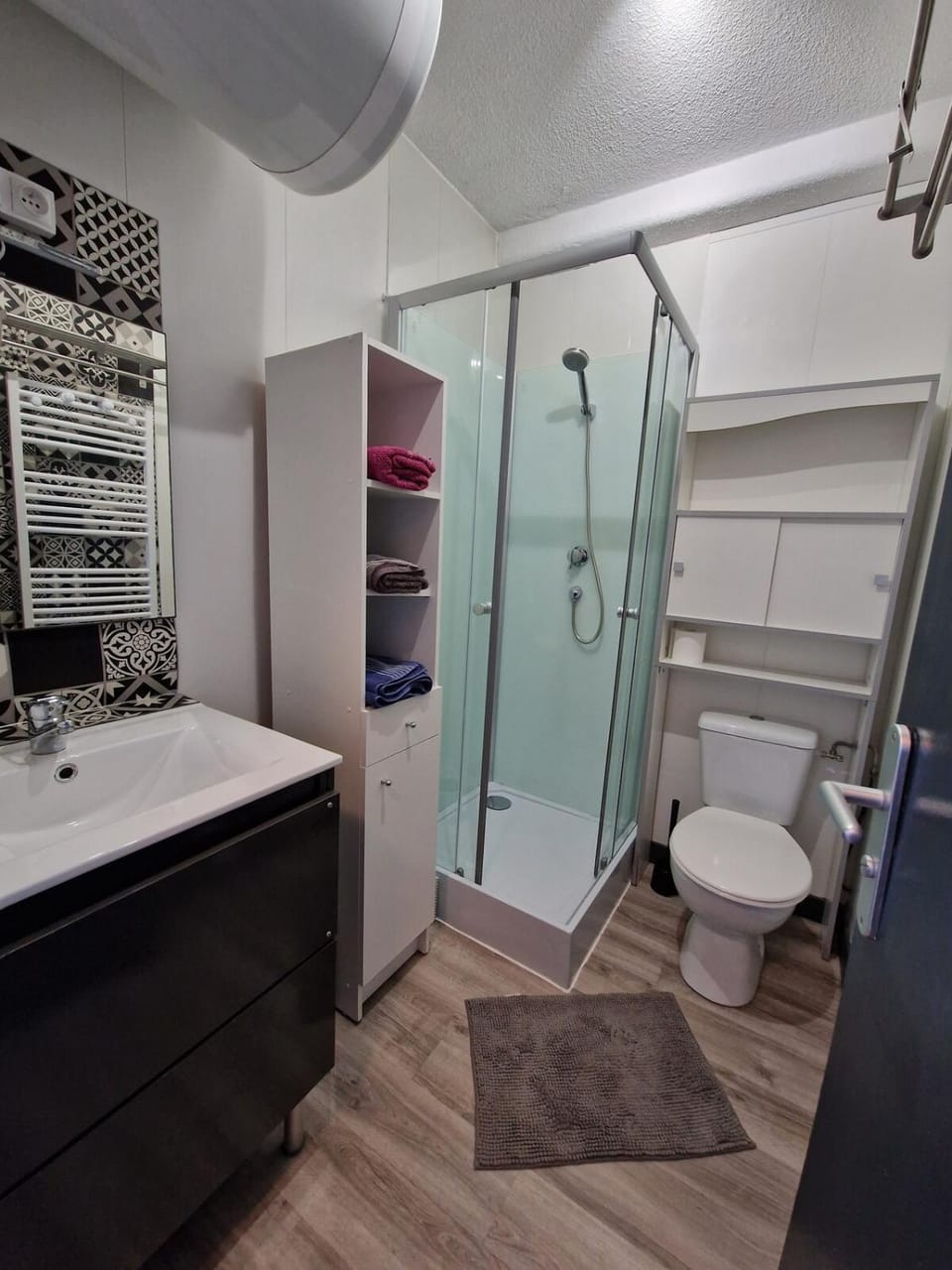 Shower, Toilet, Bathroom