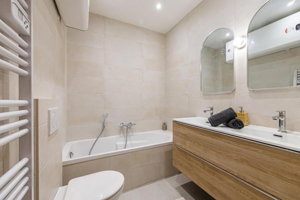 Charming 3-Room Old Antibes Apartment in Antibes