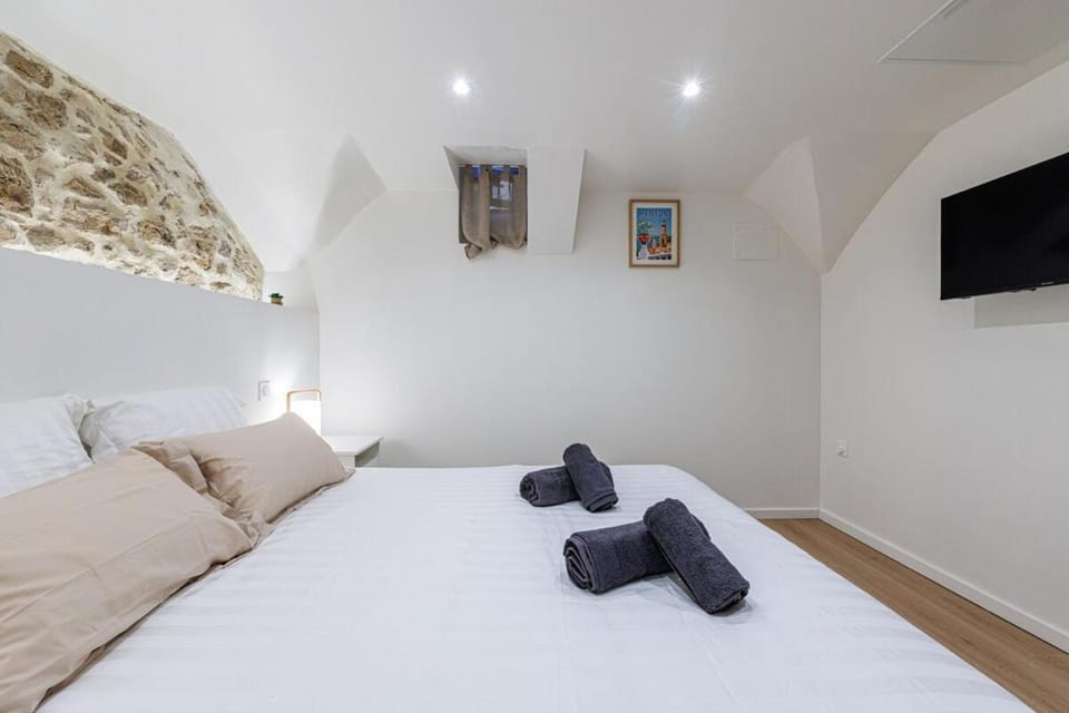 Charming 3-Room Old Antibes Apartment in Antibes