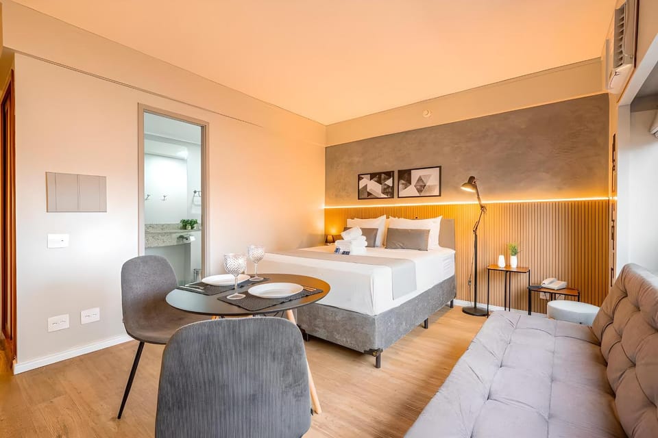 Bed, Dining area, Bedroom, air conditioner, air conditioner