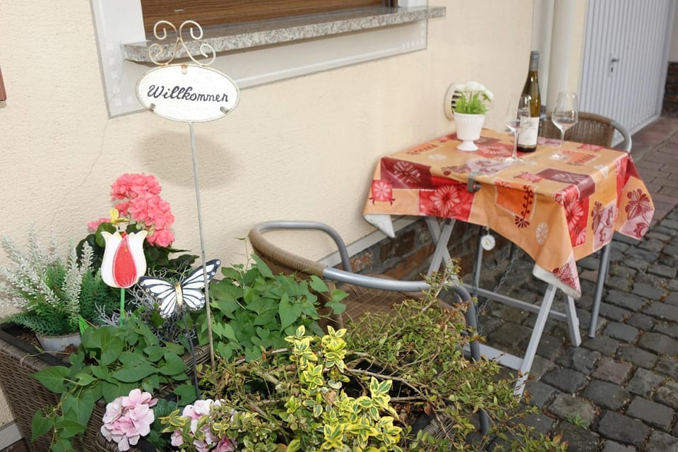 Balcony/Terrace, Area and facilities