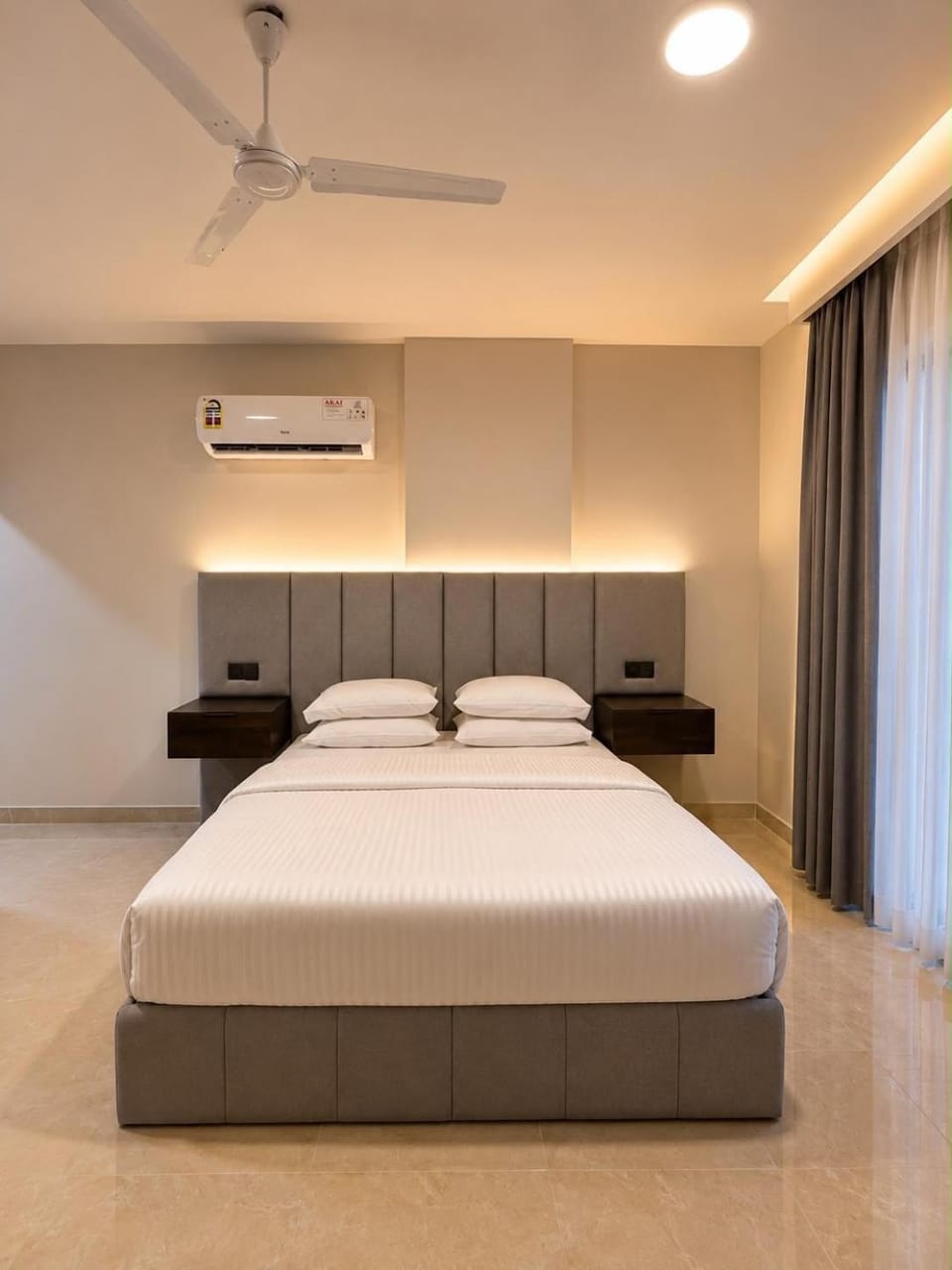 Bed, Photo of the whole room, Bedroom, air conditioner