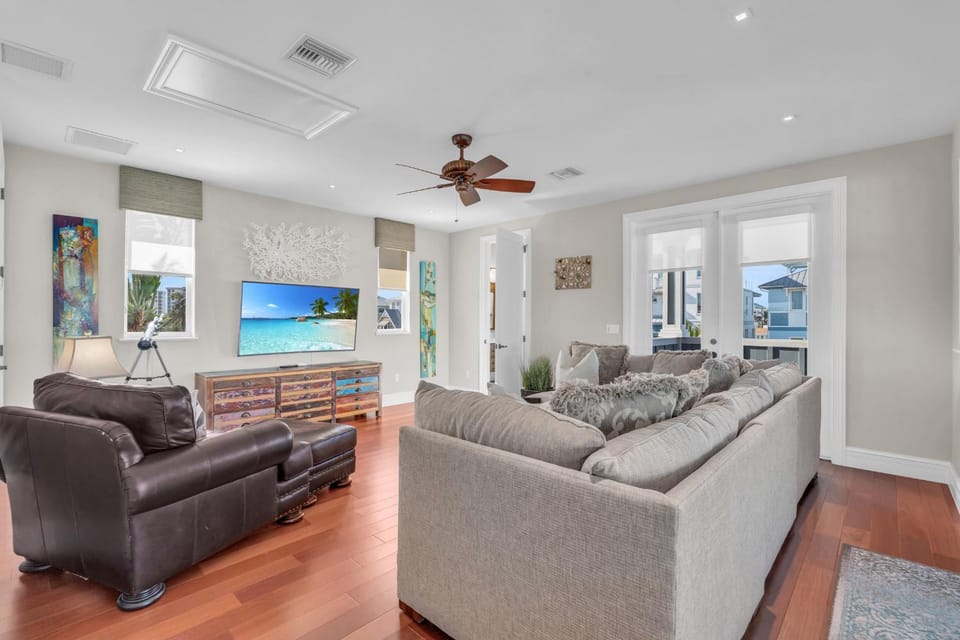 Perfect Family Getaway, Beach, Pool & Dock House in Bonita Springs