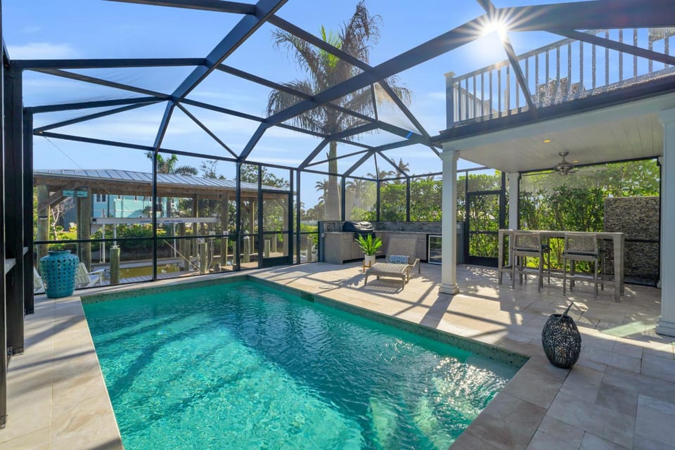 Perfect Family Getaway, Beach, Pool & Dock House in Bonita Springs