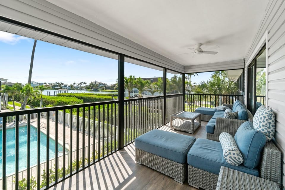 Beach Cottage w Heated Pool and More! Villa in Bonita Springs