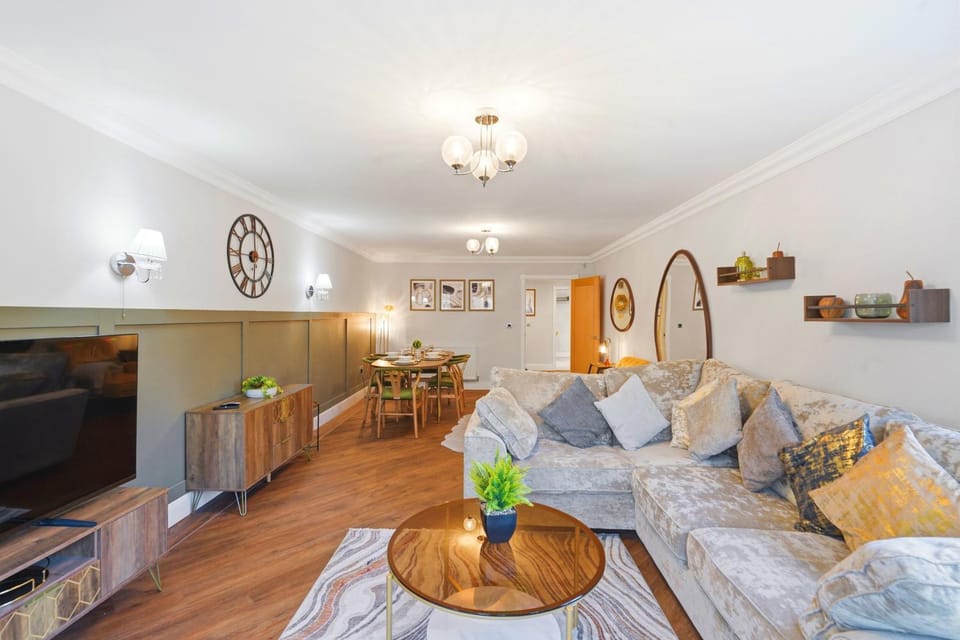 TV and multimedia, Living room, Dining area