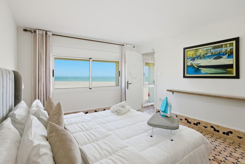 Bed, Bedroom, Sea view, flat iron