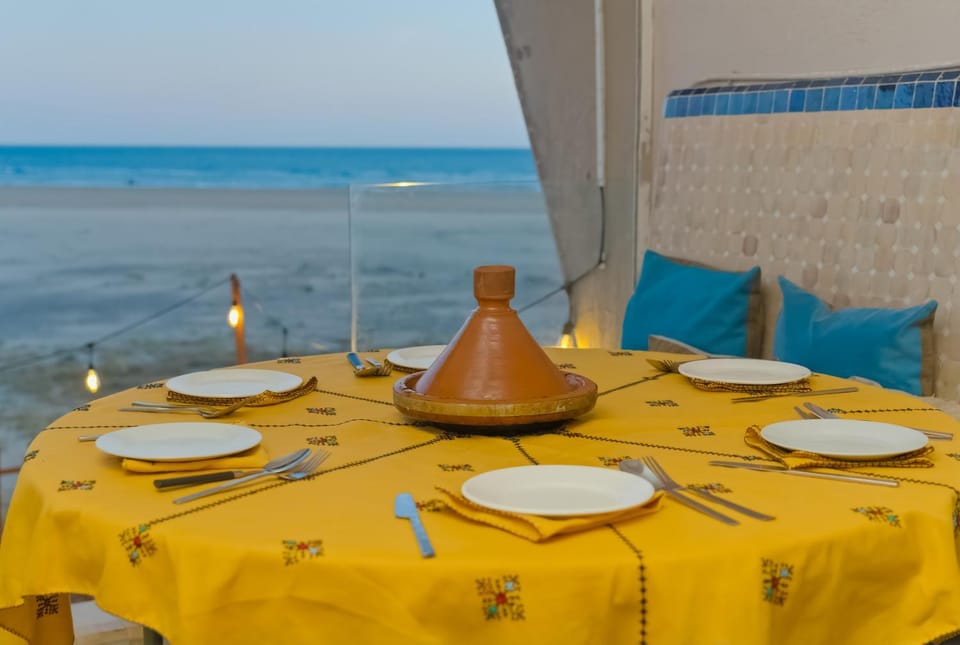 Balcony/Terrace, Seating area, Dining area, Beach, Sea view