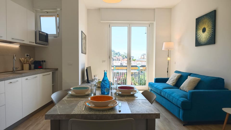 Kitchen or kitchenette, Living room, Dining area