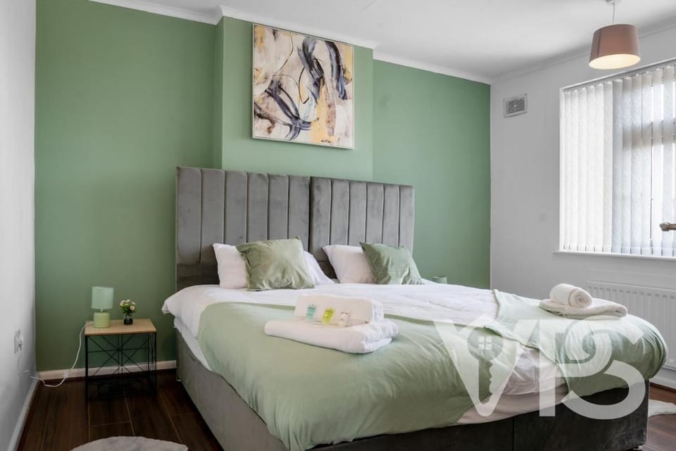 Family&GroupRetreat GamesRoom Villa in Leicester