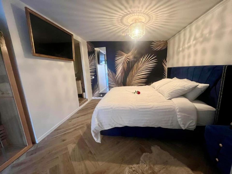 Love Room Spa Sauna 78 Apartment in Île-de-France