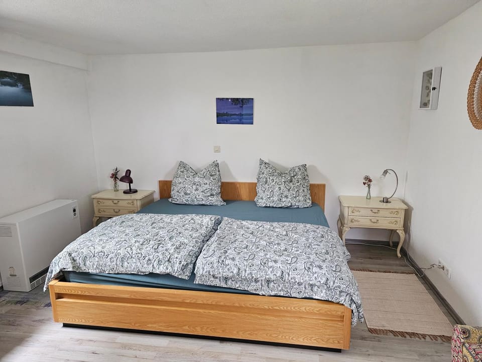 Bed, Bedroom