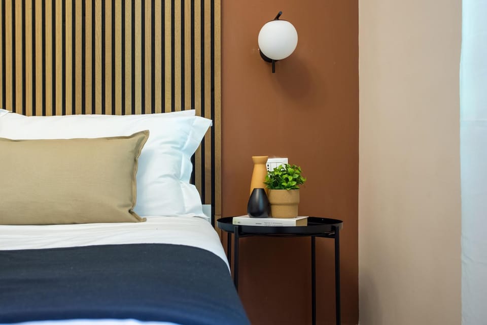 Bed, Photo of the whole room, Decorative detail, Bedroom