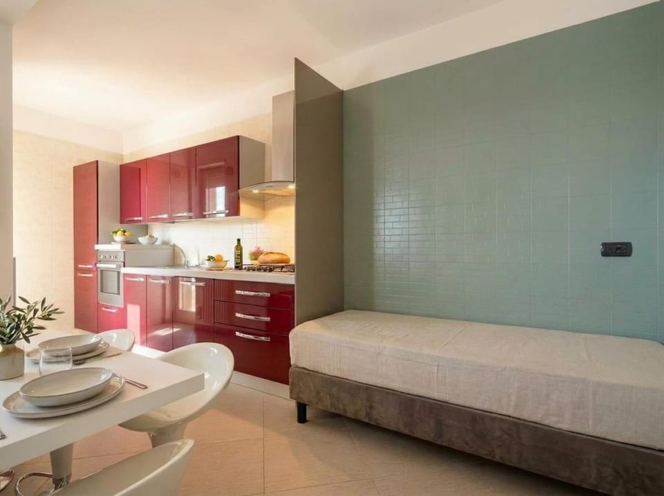 Sky Gate - Red Suite by the Airport Apartment hotel in Bari