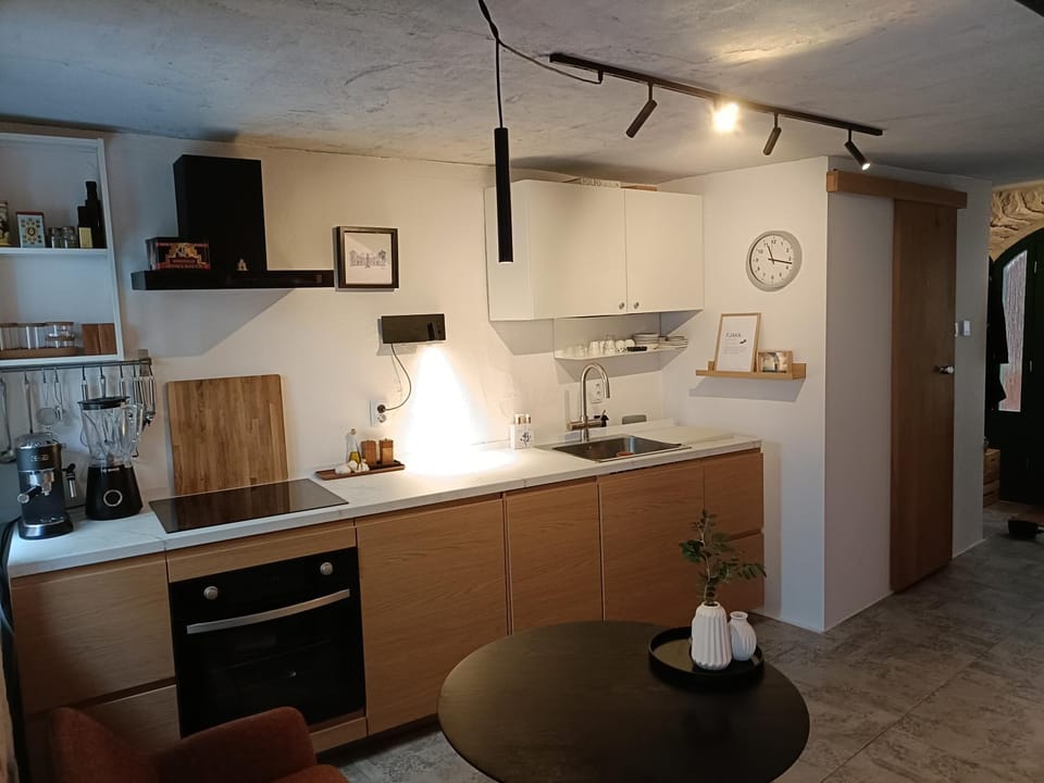Fjaka, old stone house Apartment in Split-Dalmatia County