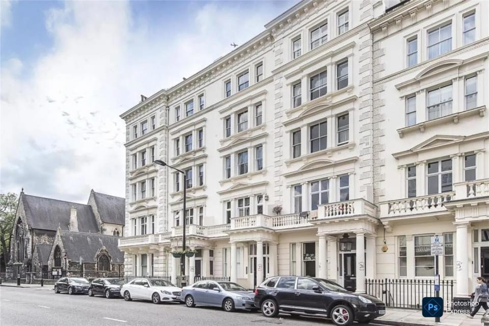 Property building, Facade/entrance