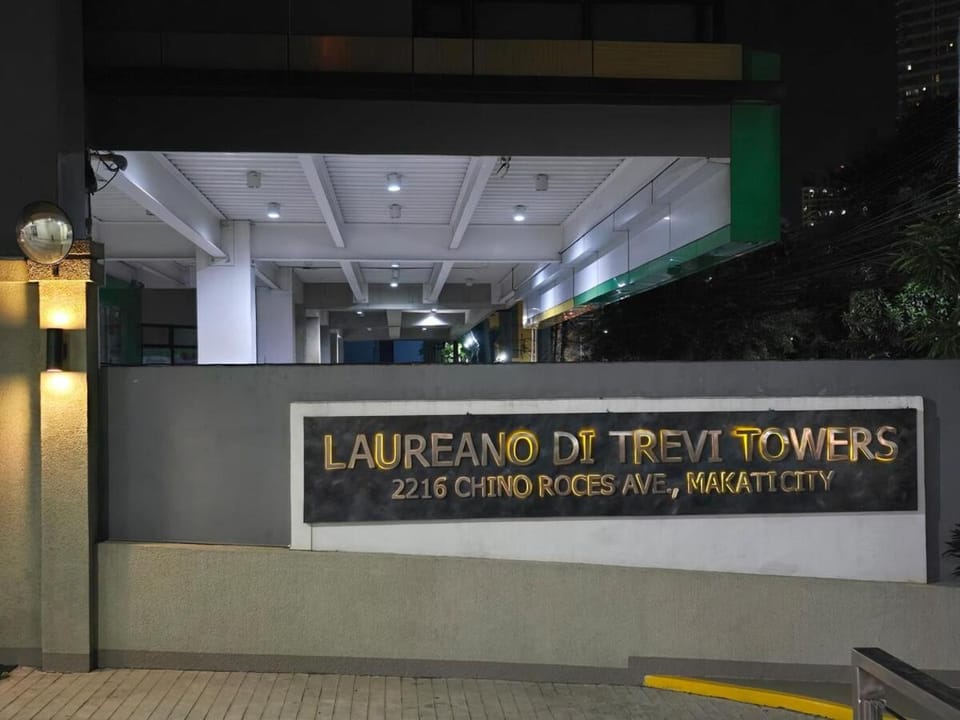 Newly Renovated - Vintage Vibes - Modern Comfort Condo Unit in Makati, PH Apartment in Pasay