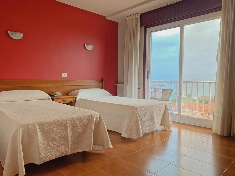 Bed, Photo of the whole room, Bedroom, Sea view