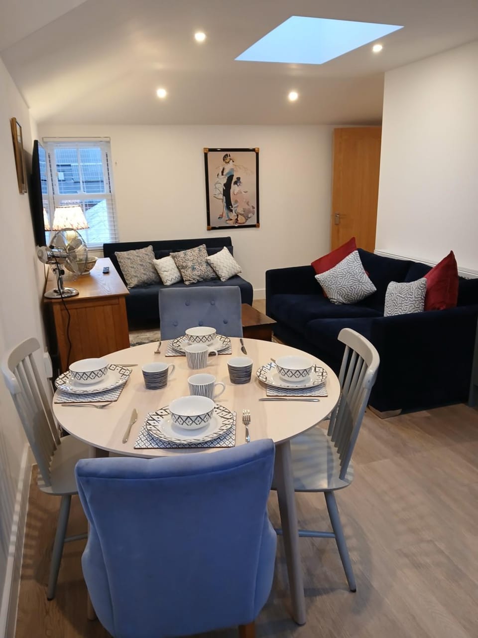 Seating area, Dining area