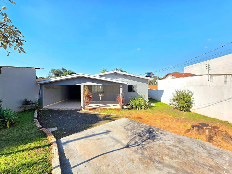 Casa quintal amplo 10 min Centro 2 quartos House in Foz do Iguaçu