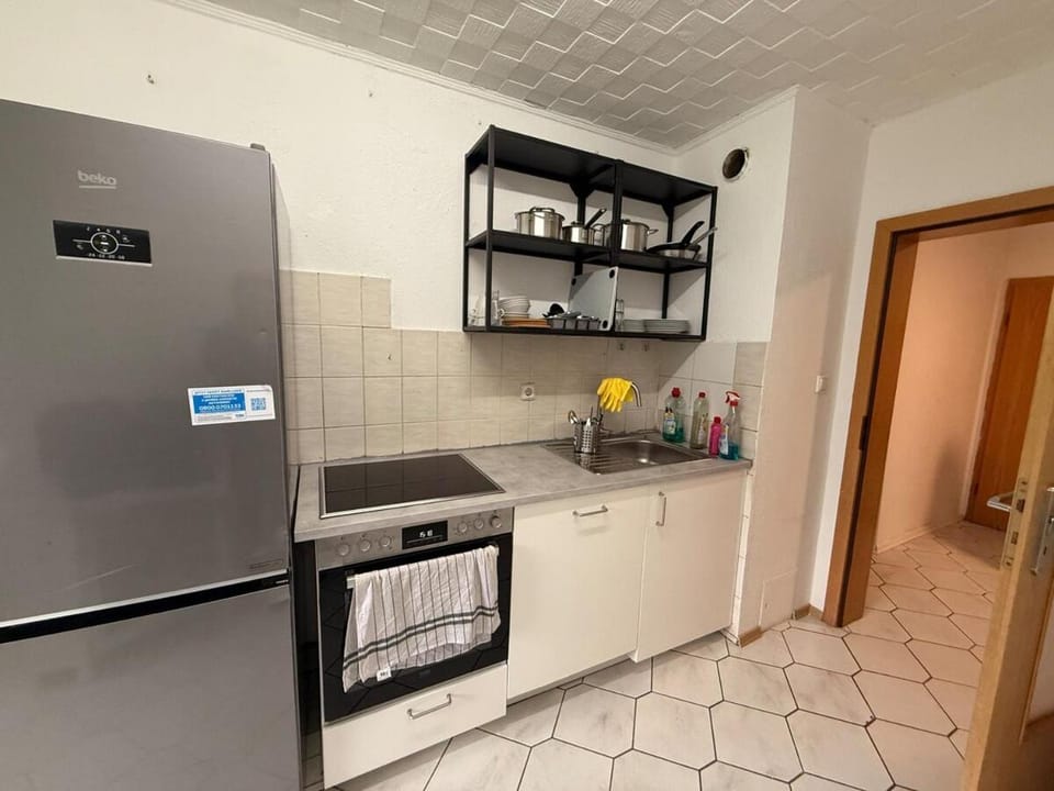 Monteurwohnung 6P 2 bathrooms kitchen Apartment in Wuppertal