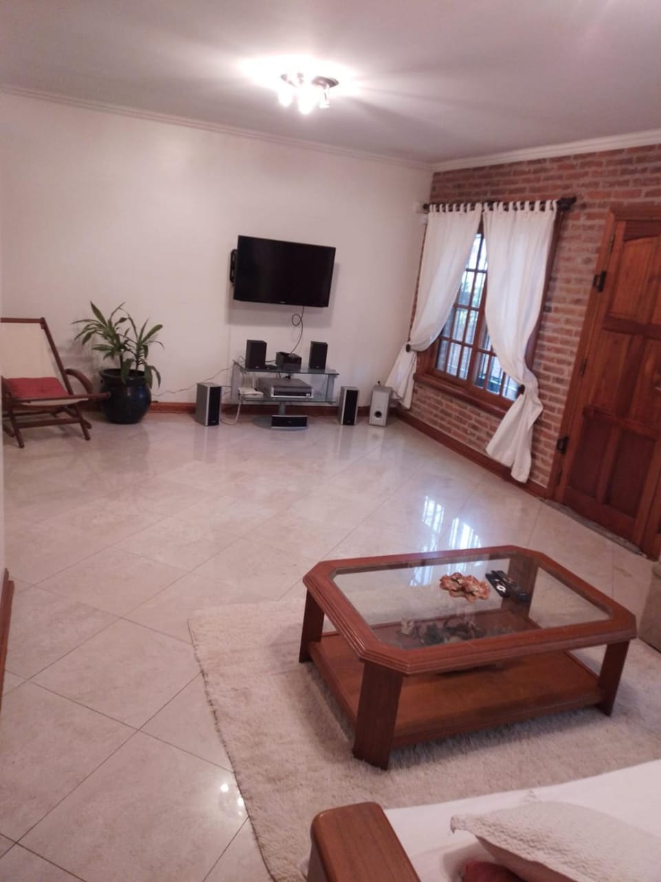 TV and multimedia, Living room, Evening entertainment