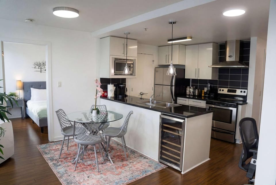 Gorgeous Unit with City Views Apartment in Vancouver
