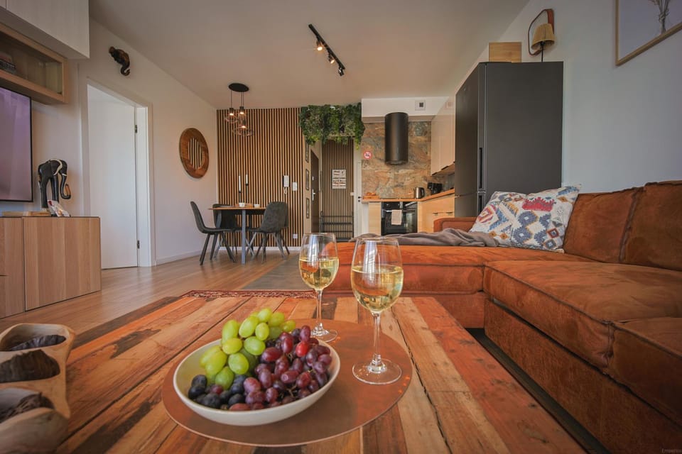 Kitchen or kitchenette, Living room, Seating area