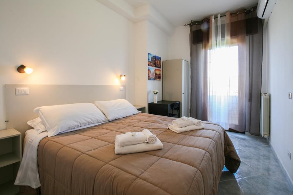 Bed, Photo of the whole room, Bedroom, towels, wardrobe, air conditioner