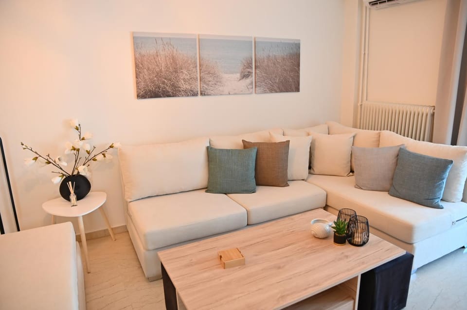 Living room, Seating area, air conditioner