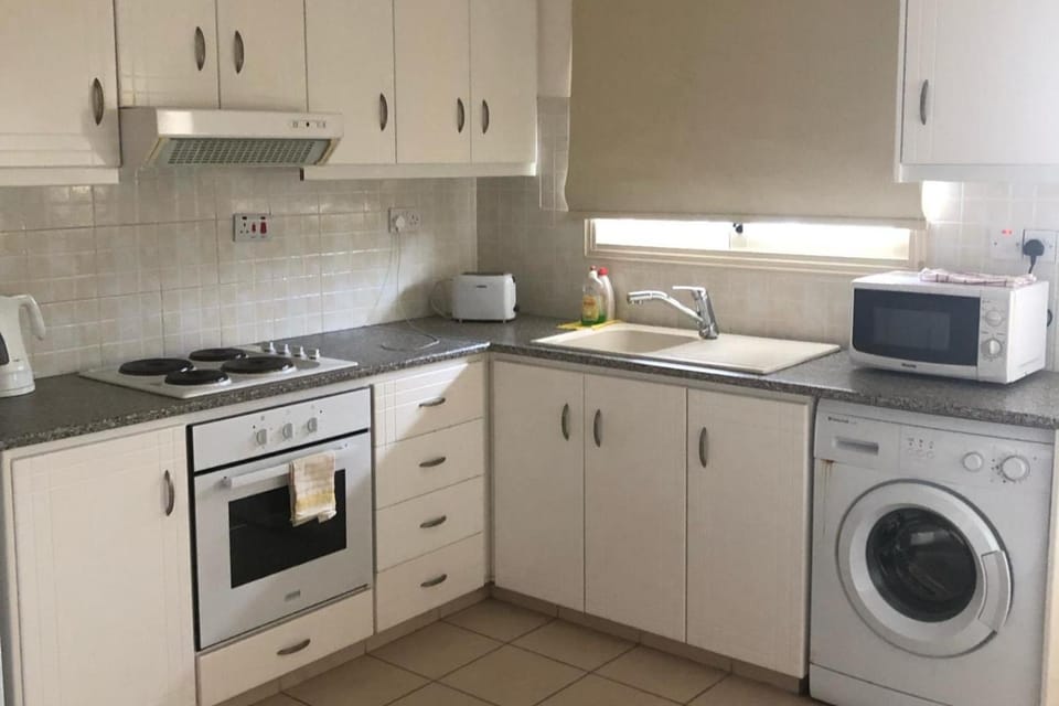 Holiday home Paphos - near amenities - poolside Apartment in Paphos