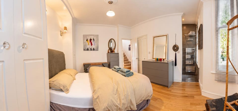 Chelsea Riverside 2BR with Thames View&Balcony Apartment in London