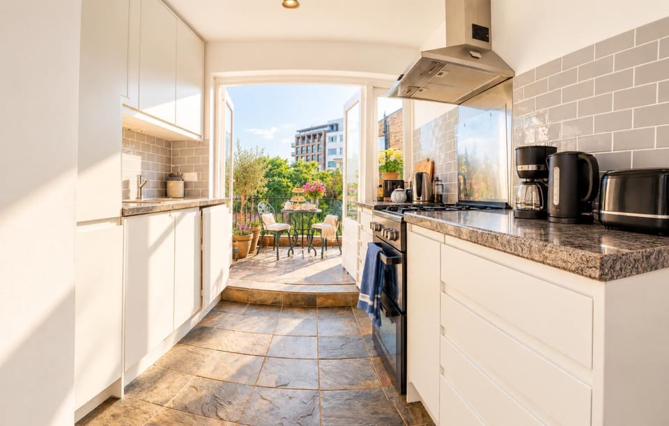 Chelsea Riverside 2BR with Thames View&Balcony Apartment in London