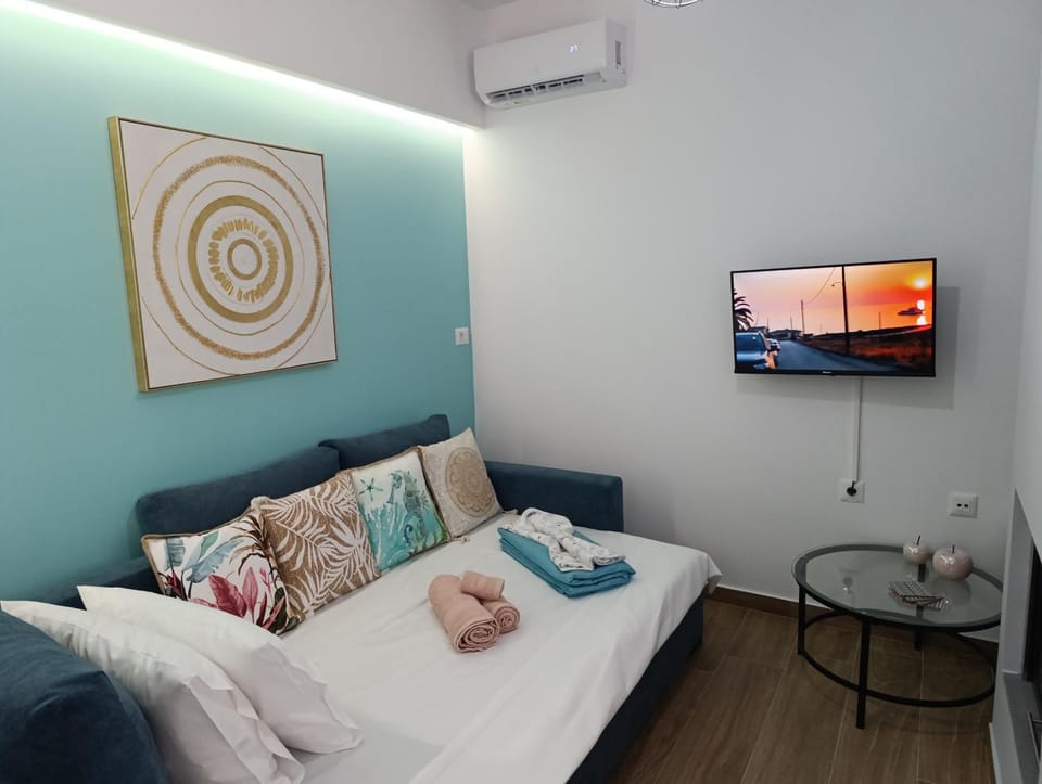 Bed, Living room
