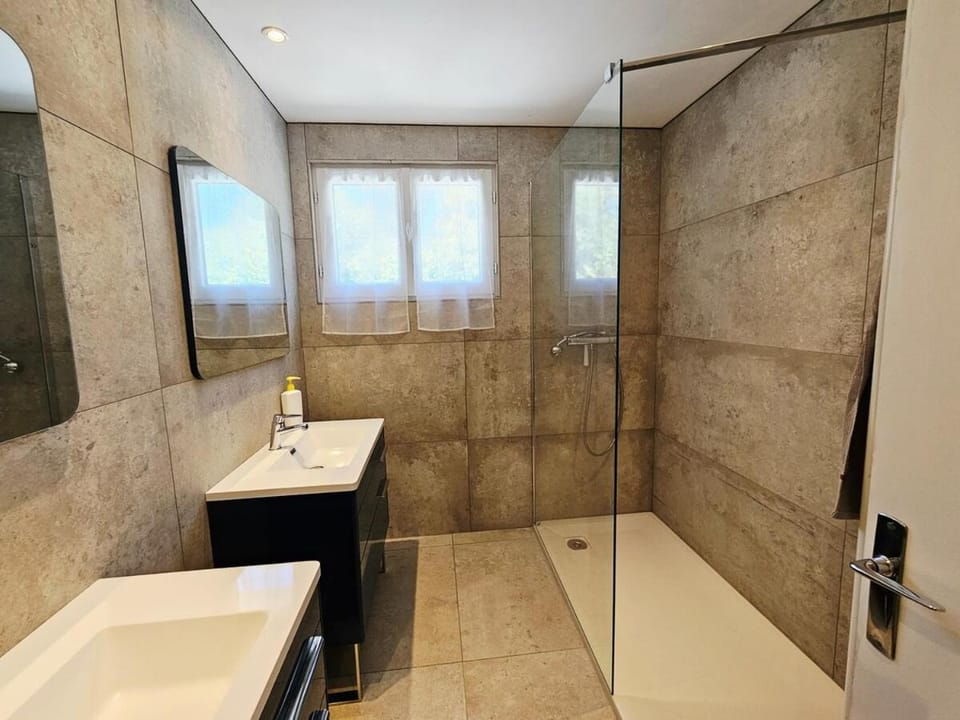 Appartement trois chambres avec jardin Apartment in Provence