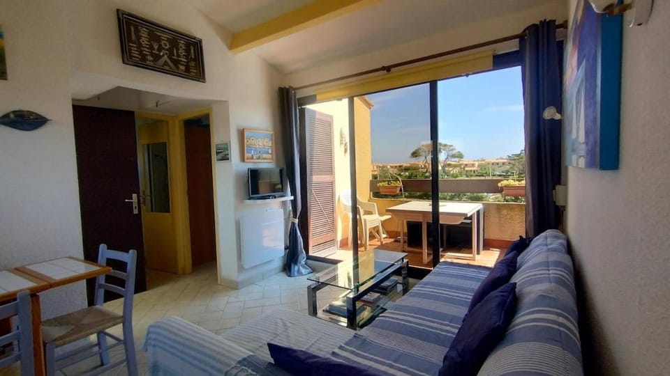 TV and multimedia, View (from property/room), Balcony/Terrace, Balcony/Terrace, Living room, Seating area, Dining area