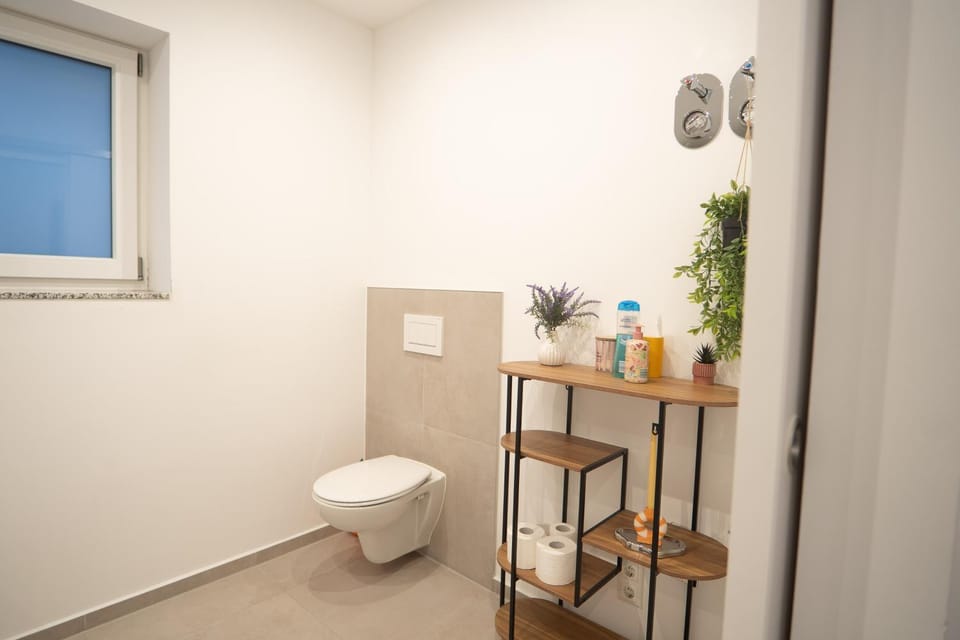 Toilet, Bathroom